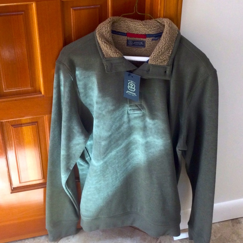 - - Arrow suedes fleece pullover brand new with tags